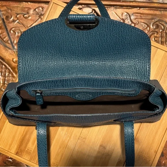 Tod's Elegant Dark Blue Leather Bag - Picture 9 of 10